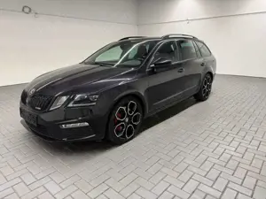 Skoda Octavia RS LED/Navi/Canton/Stdhzg/AHK/Kam/19-LM