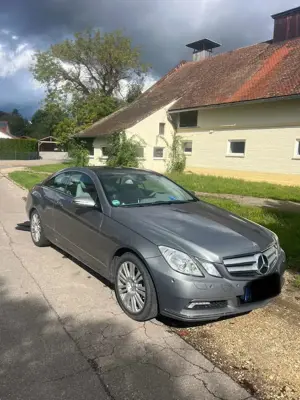 Mercedes-Benz E 250 CGI Coupe BlueEFFICIENCY Automatik Elegance Bild 3