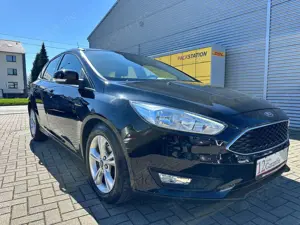 Ford Focus Alufelgen/Automatik/2 fach bereift