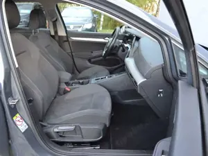 Volkswagen Golf VIII 2.0 TDI 150 PS DSG STAND-HZ/MATRIX/ACC/NAVI- Bild 5