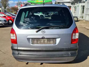 Opel Zafira 2.2 DTI Comfort Bild 4