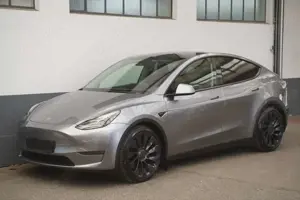 Tesla Model Y Performance *innen weiß*1.Hand* Bild 1