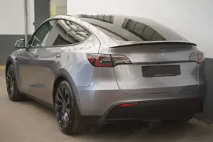Tesla Model Y Performance *innen weiß*1.Hand* Bild 5