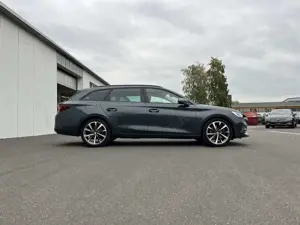 SEAT Leon SP 2.0 TDI DSG 4Drive FR-Line STHZ 156€ m. 20% A Bild 4