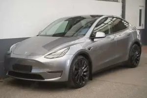 Tesla Model Y Performance *innen weiß*1.Hand* Bild 2