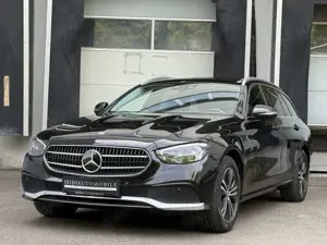 Mercedes-Benz E 220 D Avantgarde LED MBUX Pano Massage ACC AHK
