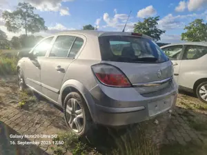 Opel Astra Astra Automatikgetriebe  5-Türer 1.8 Bild 3