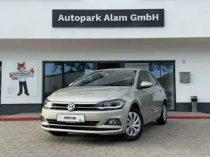 Volkswagen Polo VI Highline LED Navi PDC SHZ