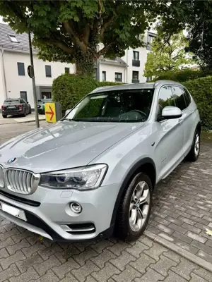 BMW X3 xDrive20d AT AHK Pano Navi Head-Up Xenon 1.Hand