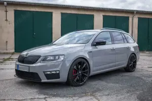 Skoda Octavia Octavia Combi 2.0 TSI (Green tec) DSG RS