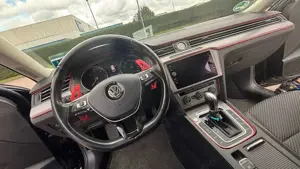 Volkswagen Passat Variant 2.0 TDI SCR DSG Trendline Bild 3