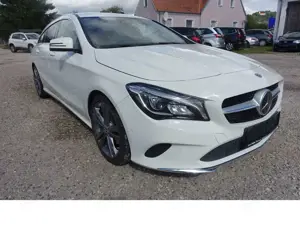 Mercedes-Benz CLA 200 Urban Navi PDC 8x Alu PDC Standh.