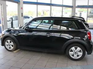 MINI Cooper Cooper Essential Trim Bild 4