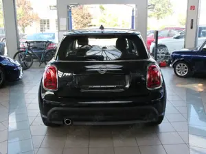MINI Cooper Cooper Essential Trim Bild 5