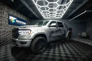 Dodge RAM 5.7 V8 HEMI 4x4 LARAMIE PUNISHER *Pano*LED*