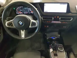 BMW 120 120d xDrive Aut. Sport Line NAVI LED PDC Bild 3