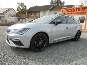 SEAT Leon ST FR Black Matt E. Pano-D*AHK*Navi*LED