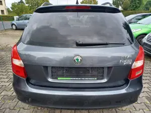 Skoda Fabia Ambiente Combi *2.Hand*Klima*sehr viele Neuteile* Bild 3