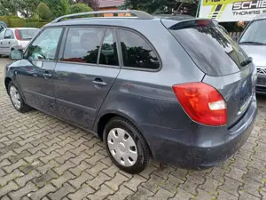 Skoda Fabia Ambiente Combi *2.Hand*Klima*sehr viele Neuteile* Bild 2