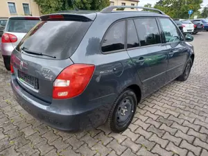 Skoda Fabia Ambiente Combi *2.Hand*Klima*sehr viele Neuteile* Bild 5