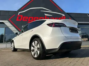 Tesla Model Y Long Range Dual AWD Matrix Wärmepumpe Bild 3