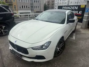Maserati Ghibli 3,0 V6*AUT*SPUR*APPLE*R.CAM*BI-XENON