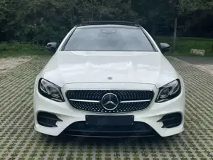Mercedes-Benz E 400 4Matic Coupe 9G-TRONIC AMG Line Pano ACC Bild 2