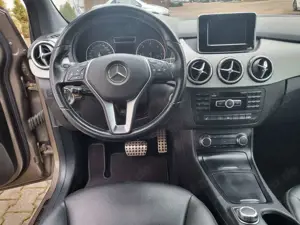 Mercedes-Benz B 180 CDI gepflegtes Automatic Rentnerauto Bild 4