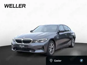 BMW 320 i Sport Line LiveCockProf DrivAss DAB Kam 17"