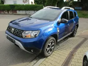 Dacia Duster Celebration 4WD TCE 150 Navi Kamera PDC Alufelgen Bild 3