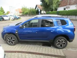Dacia Duster Celebration 4WD TCE 150 Navi Kamera PDC Alufelgen Bild 4
