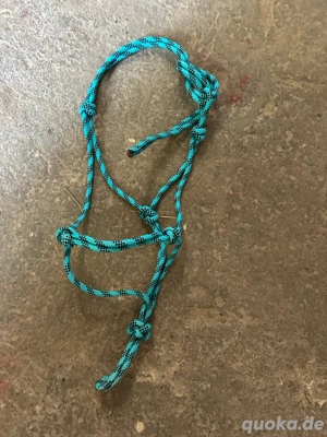 Knotenhalfter Pony mit Strick