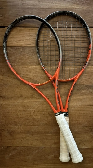 2 Tennisschläger Head    Griffstärke 3   Nur Abholung 
