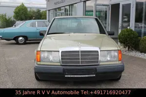 Mercedes-Benz 250 D W 124  * Oldtimer mit H -Kennzeichen, TÜV Bild 2