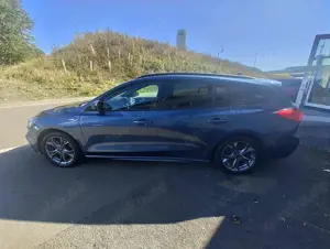 Ford Focus Turnier ST-Line Bild 2