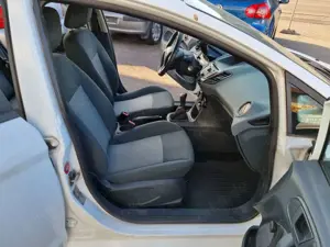 Ford Fiesta EURO 4 / KLIMA / EXPORT!!!FESTPREIS!!! Bild 5