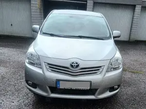 Toyota Verso Verso Diesel 2.0 D-4D Life