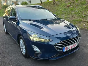Ford Focus Turnier Titanium,AUT,LED,HUD,B0,1Hand