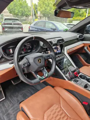Lamborghini Urus 840PS.Pan.Sitzlüf/Mass.BOLenk.Hzg.Insp.neu Bild 4