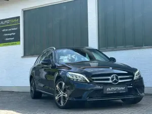 Mercedes-Benz C 300 T de*AVANTGARDE*1-HAND*KAMERA*LED*CARPLAY