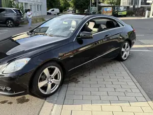 Mercedes-Benz E 200 CGI Coupe BlueEFFICIENCY Automatik Elegance