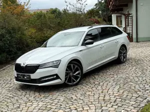 Skoda Superb Combi 2.0 TDI DSG Sportline / Navi / AHK