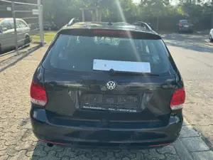 Volkswagen Golf Variant 1.6TDI DPF DSG Highline Bild 3