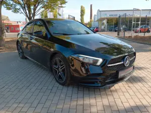 Mercedes-Benz A 180 A -Klasse Lim. A 180 d AMG Line Navi LED Klima Bild 2