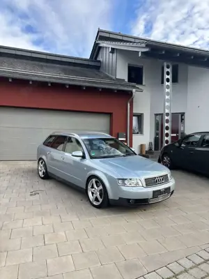Audi A4 Avant 2.5 TDI V6 Automatik
