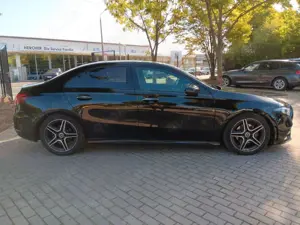 Mercedes-Benz A 180 A -Klasse Lim. A 180 d AMG Line Navi LED Klima Bild 3