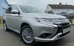 Mitsubishi Outlander 2.4 PHEV BASIS Spirit 4WD*KAM/NAV/SHZ Bild 3