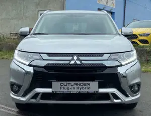 Mitsubishi Outlander 2.4 PHEV BASIS Spirit 4WD*KAM/NAV/SHZ Bild 2