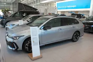 Volkswagen Golf VIII Variant 2.0 TDI R-Line DSG