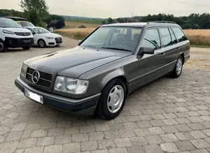 Mercedes-Benz E 250 E-Klasse TD  Oldtimer-Zulassung (H-Kennzeichen)